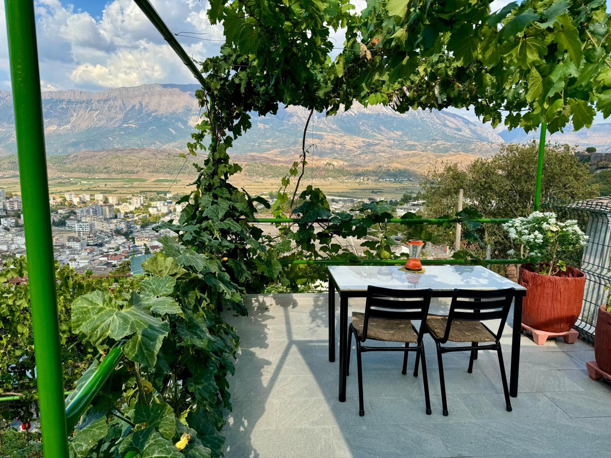 Panoramic View Guest House Gjirokastër Exterior foto