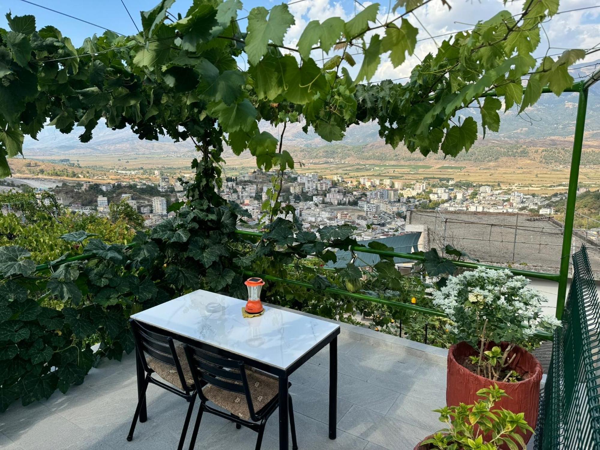 Panoramic View Guest House Gjirokastër Exterior foto